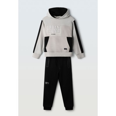 Set of tracksuits and sweatshirts - GREY 14Y
